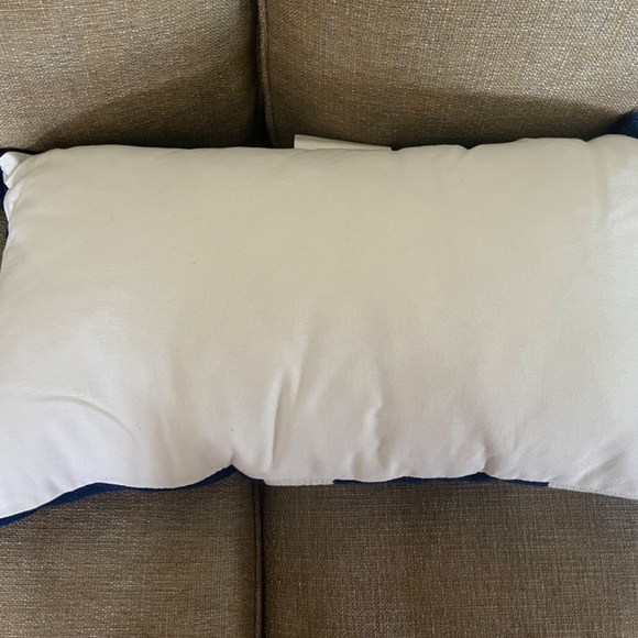 Threshold Blue White Pillow, NWT - Picture 5 of 8